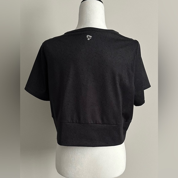 Active Zone Sport Crop Top - Picture 2 of 8